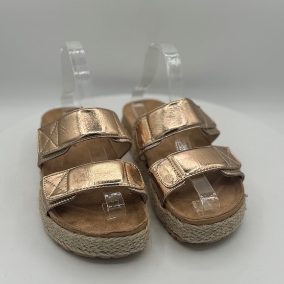 NEW Olivia Miller Palm Cove‎ Women's Sandals in Rose Gold Size 8 - Picture 3 of 10